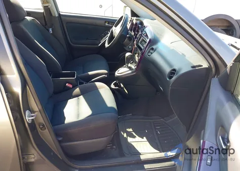 2005 Toyota Matrix Xr z USA, uszkodzony, nr VIN 2T1KR32E15C493824